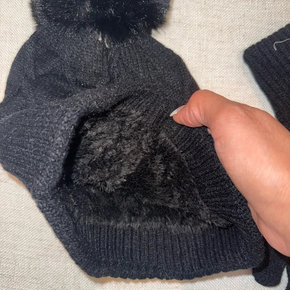 UGG hat and gloves